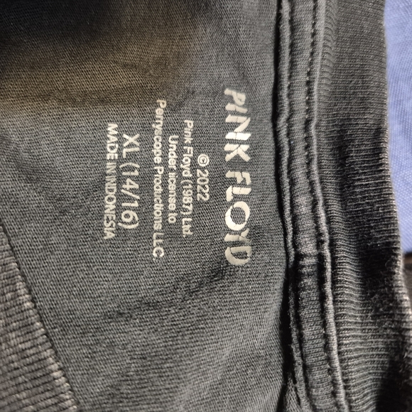 Pink Floyd Black T-Shirt - Picture 2 of 3